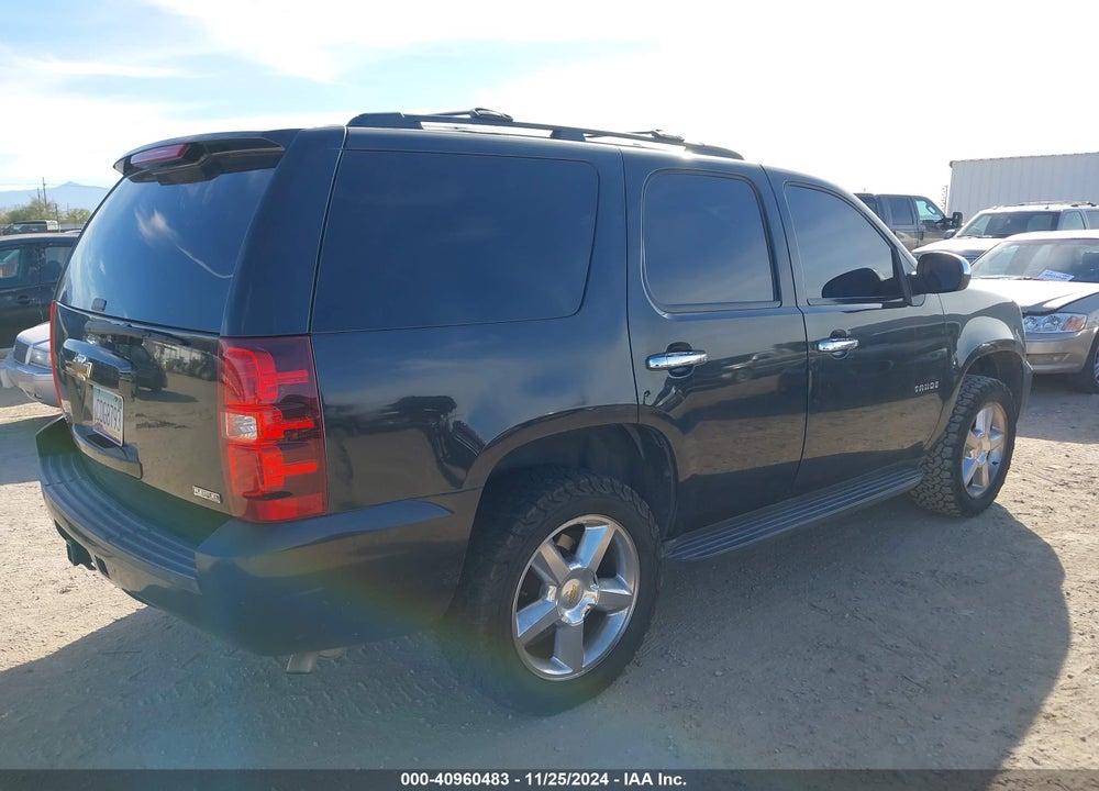 2011 CHEVROLET TAHOE LS VIN: 1GNSCAE09BR198047