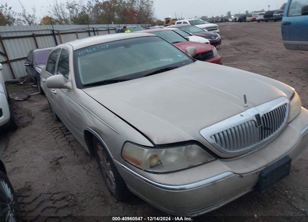 2006 LINCOLN TOWN CAR SIGNATURE LIMITED VIN: 1LNHM82V06Y614311