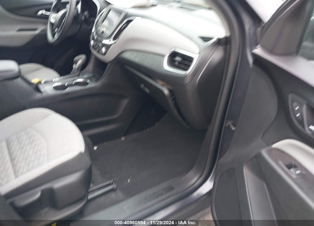 2022 CHEVROLET EQUINOX FWD 2FL VIN: 2GNAXJEV2N6118261