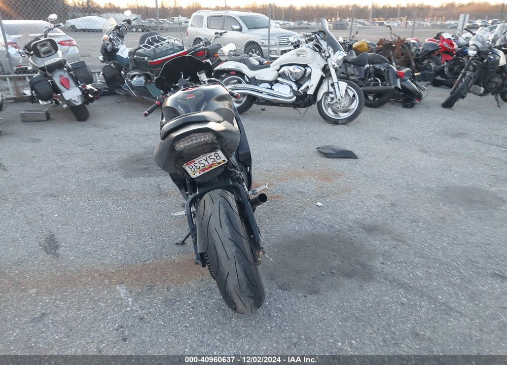 2004 SUZUKI GSX-R600 K VIN: JS1GN7CA142111951