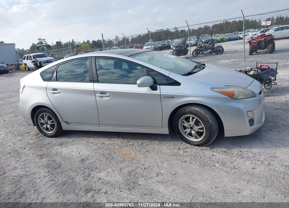 2011 TOYOTA PRIUS THREE VIN: JTDKN3DU3B1335338