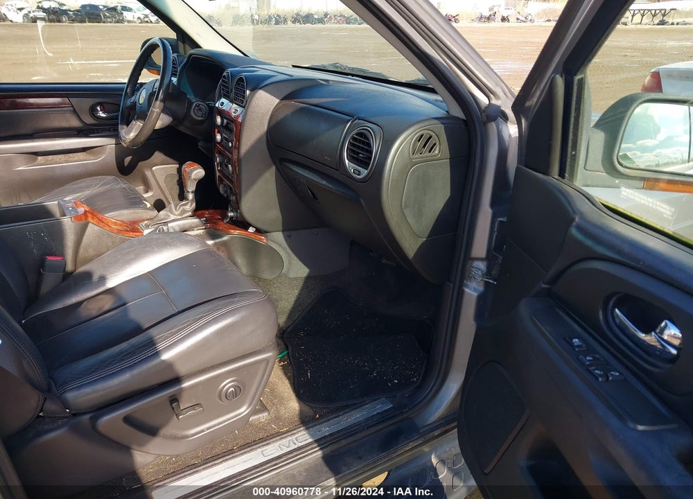 2005 GMC ENVOY SLE/SLT VIN: 1GKDT13S052146216