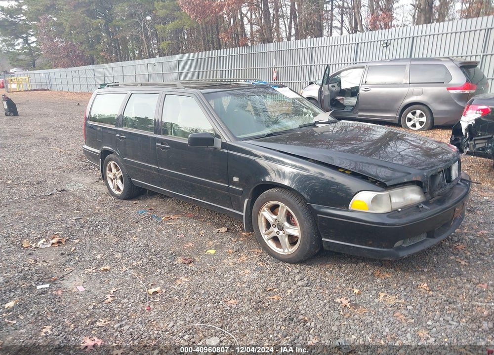 1999 VOLVO V70 R VIN: YV1LV62D6X2597925