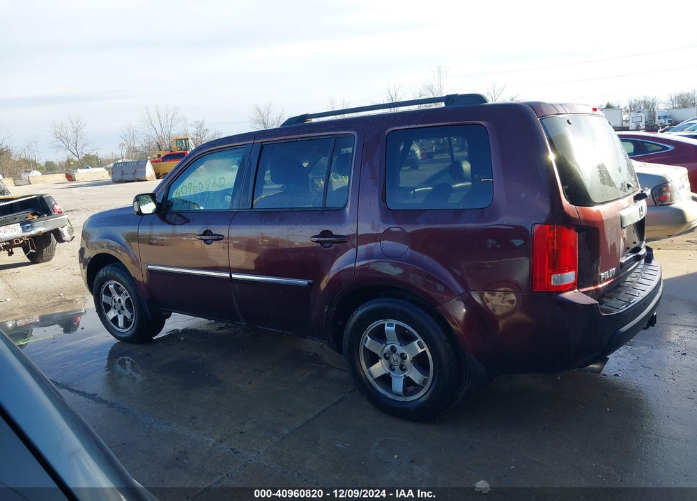 2011 HONDA PILOT TOURING VIN: 5FNYF4H96BB087483