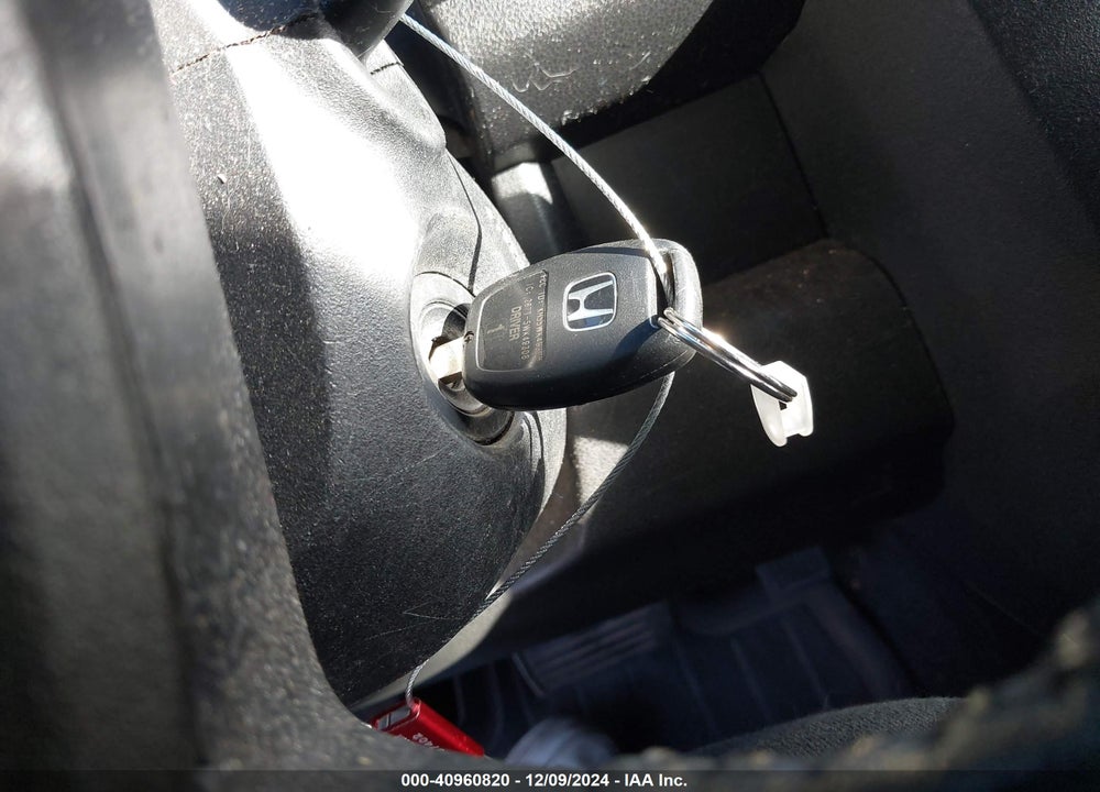 2011 HONDA PILOT TOURING VIN: 5FNYF4H96BB087483