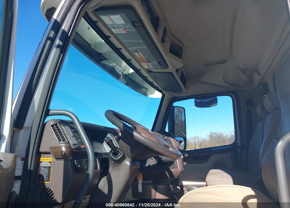2014 VOLVO VN VNL VIN: 4V4NC9EH8EN171416
