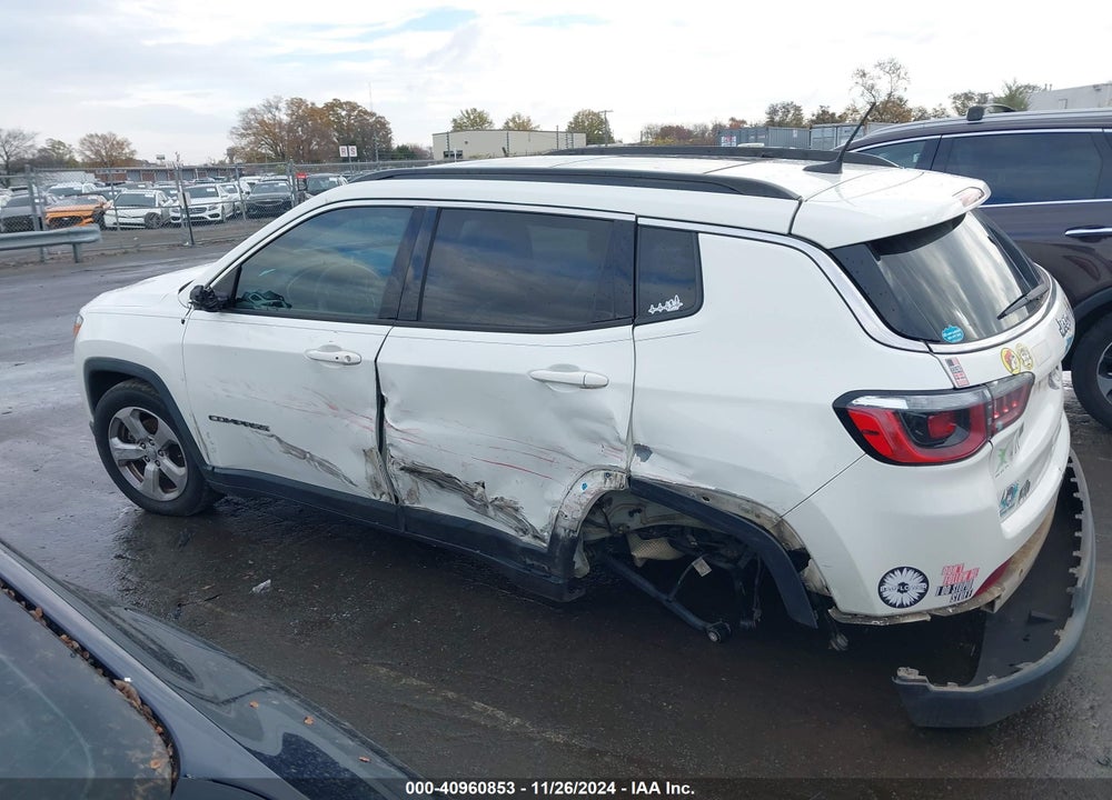 2018 JEEP COMPASS LATITUDE FWD VIN: 3C4NJCBB3JT165404