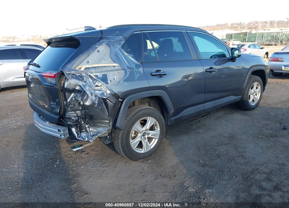 2021 TOYOTA RAV4 XLE VIN: 2T3P1RFV7MW193042