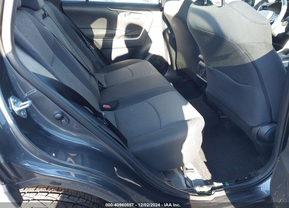2021 TOYOTA RAV4 XLE VIN: 2T3P1RFV7MW193042