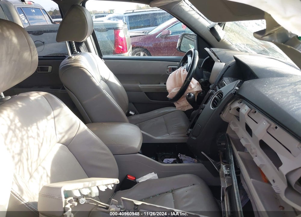 2014 HONDA PILOT TOURING VIN: 5FNYF4H96EB023111