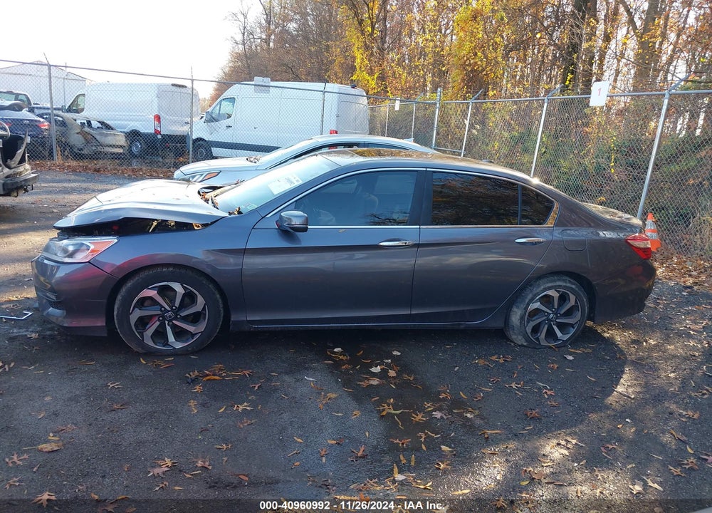 2017 HONDA ACCORD VIN: 1HGCR2F78HA220156