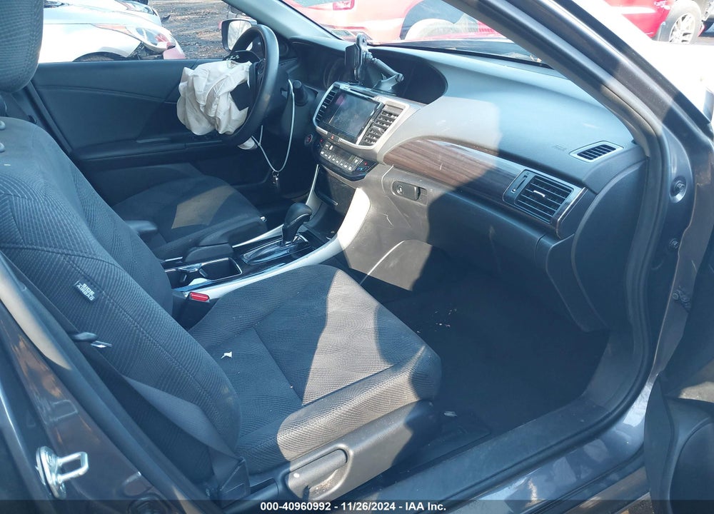 2017 HONDA ACCORD VIN: 1HGCR2F78HA220156