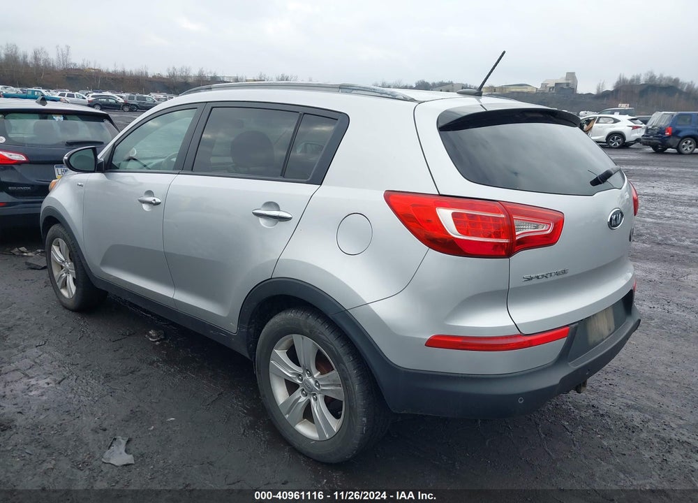 2011 KIA SPORTAGE LX VIN: KNDPBCA23B7074940