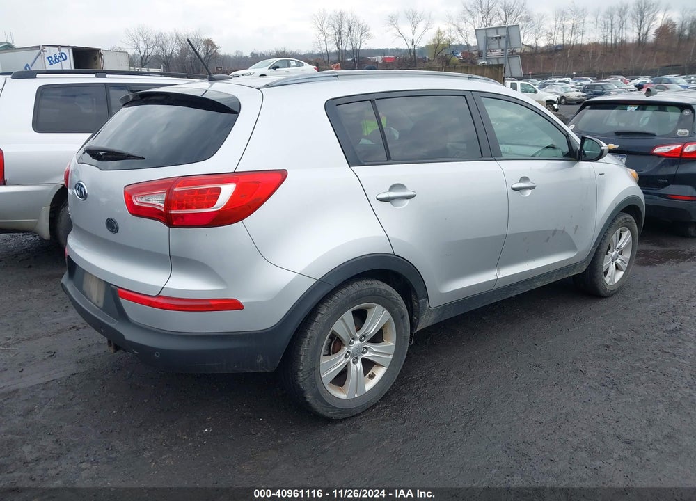 2011 KIA SPORTAGE LX VIN: KNDPBCA23B7074940