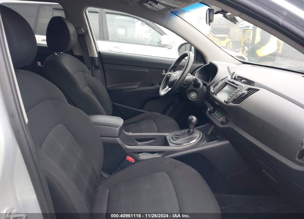 2011 KIA SPORTAGE LX VIN: KNDPBCA23B7074940
