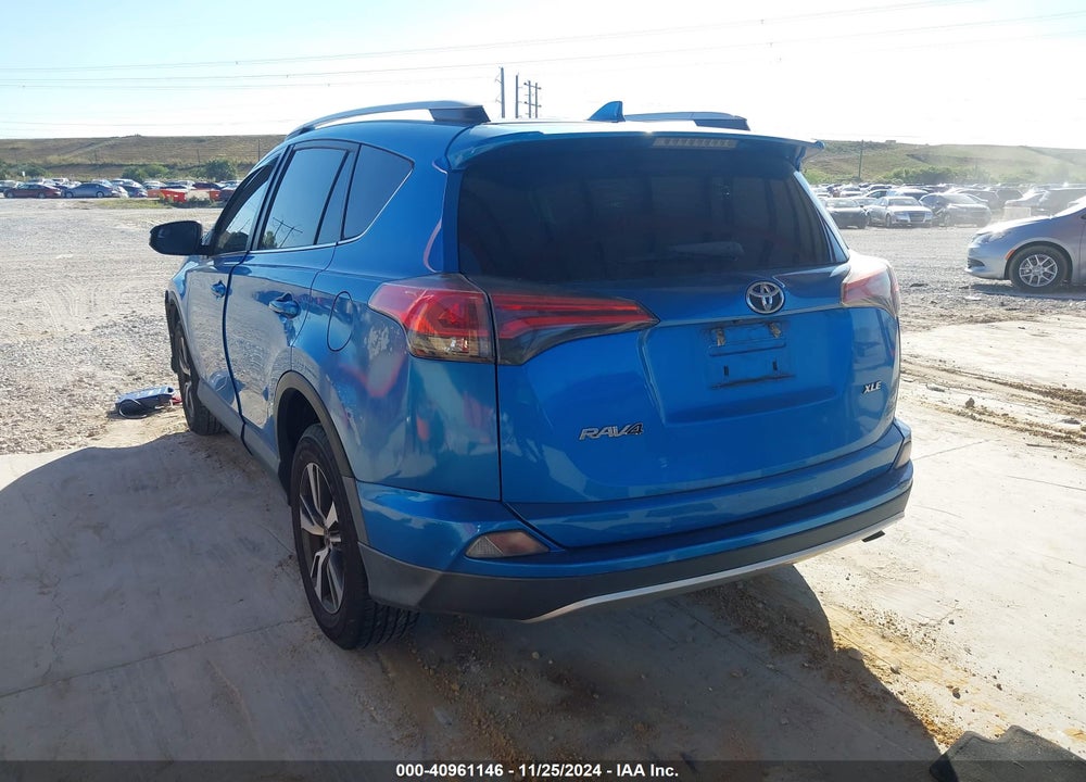 2016 TOYOTA RAV4 XLE VIN: 2T3WFREV3GW241073