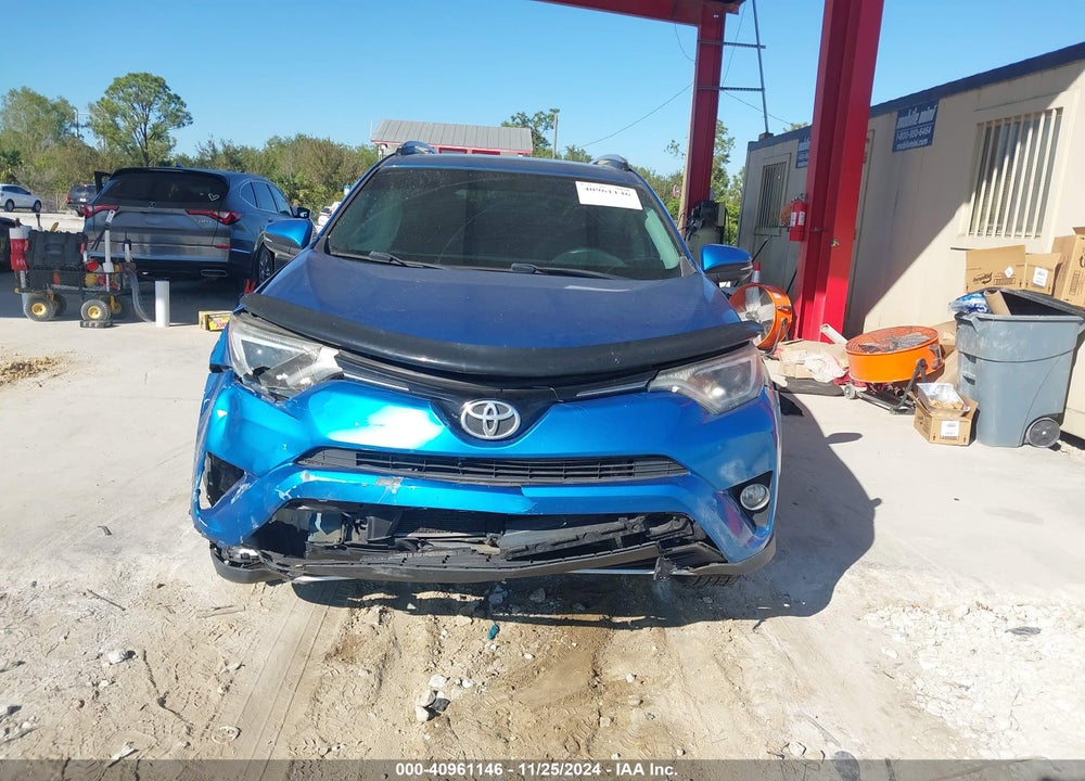 2016 TOYOTA RAV4 XLE VIN: 2T3WFREV3GW241073
