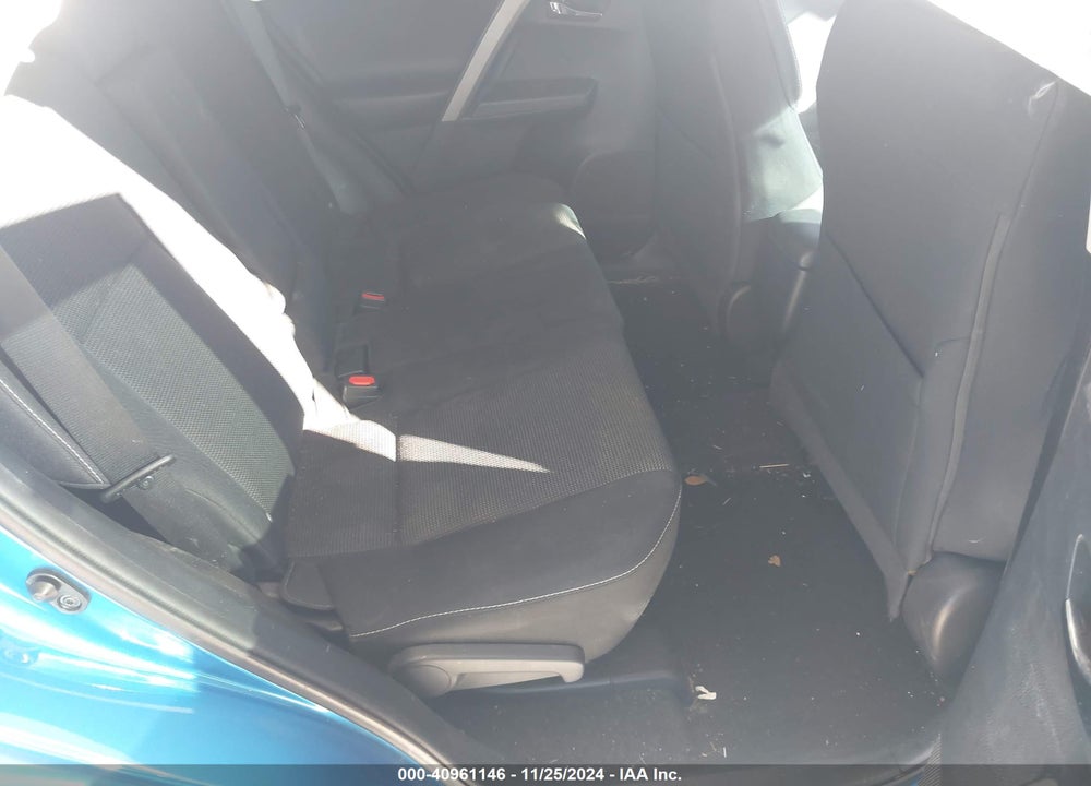 2016 TOYOTA RAV4 XLE VIN: 2T3WFREV3GW241073