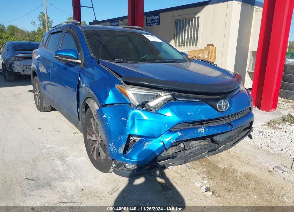2016 TOYOTA RAV4 XLE VIN: 2T3WFREV3GW241073