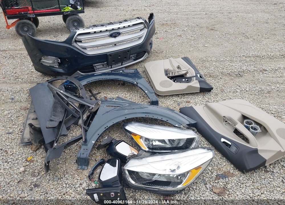 2019 FORD ESCAPE SE VIN: 1FMCU0GD9KUA96051