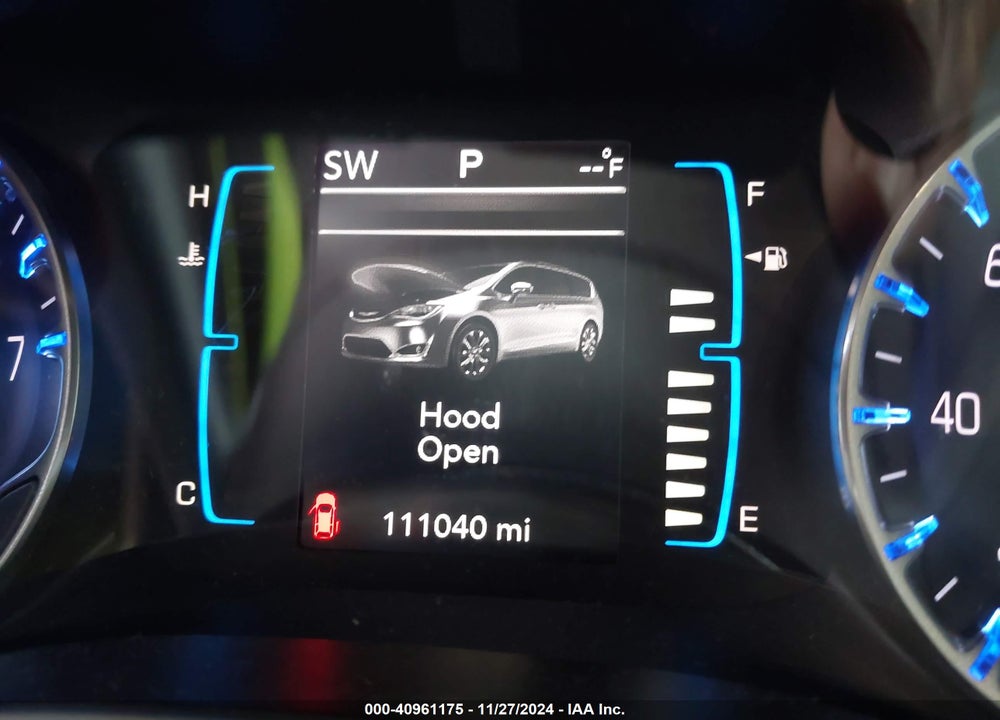 2017 CHRYSLER PACIFICA TOURING L VIN: 2C4RC1BG1HR744884