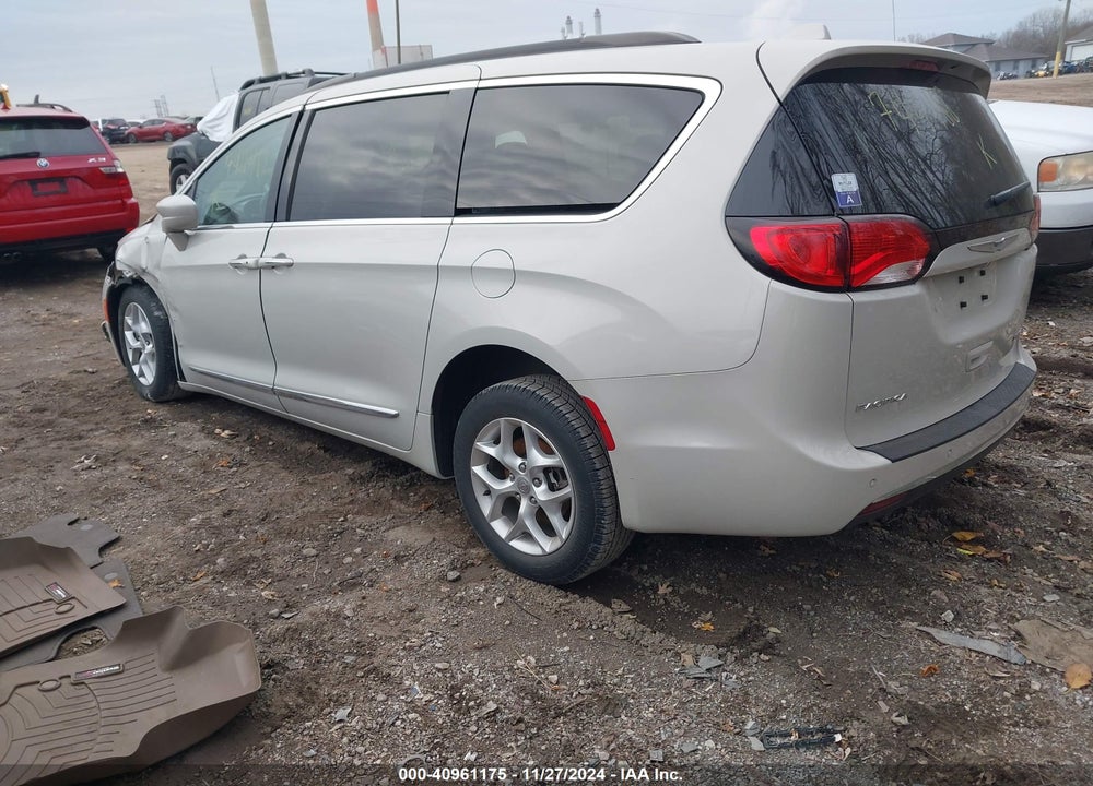 2017 CHRYSLER PACIFICA TOURING L VIN: 2C4RC1BG1HR744884