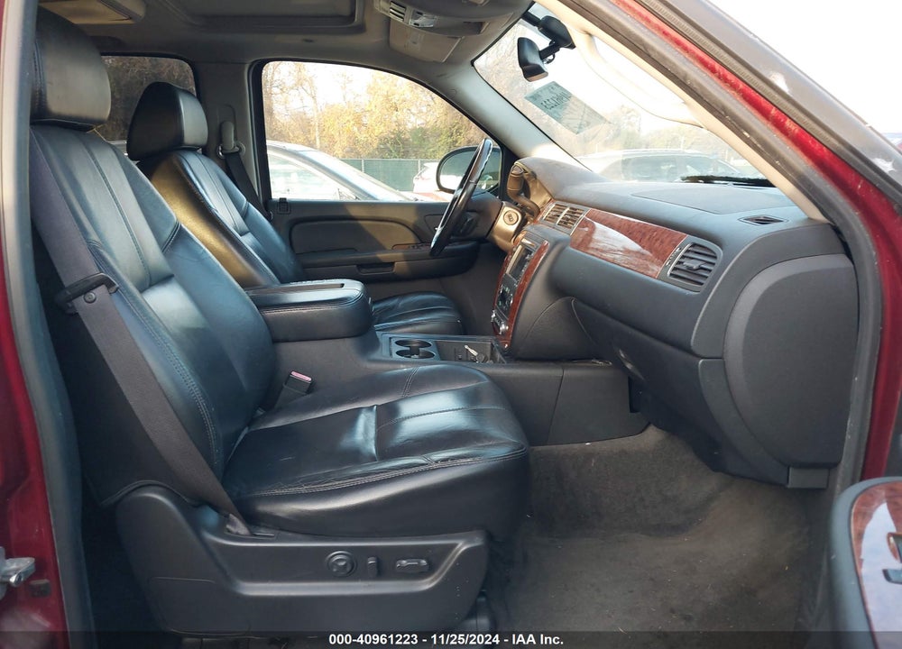 2007 CHEVROLET TAHOE LT VIN: 1GNFK13077J121884