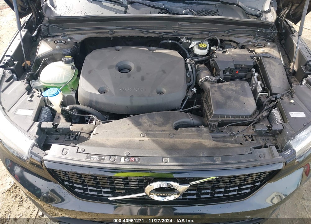2019 VOLVO XC40 T5 R-DESIGN VIN: YV4162UM7K2140627