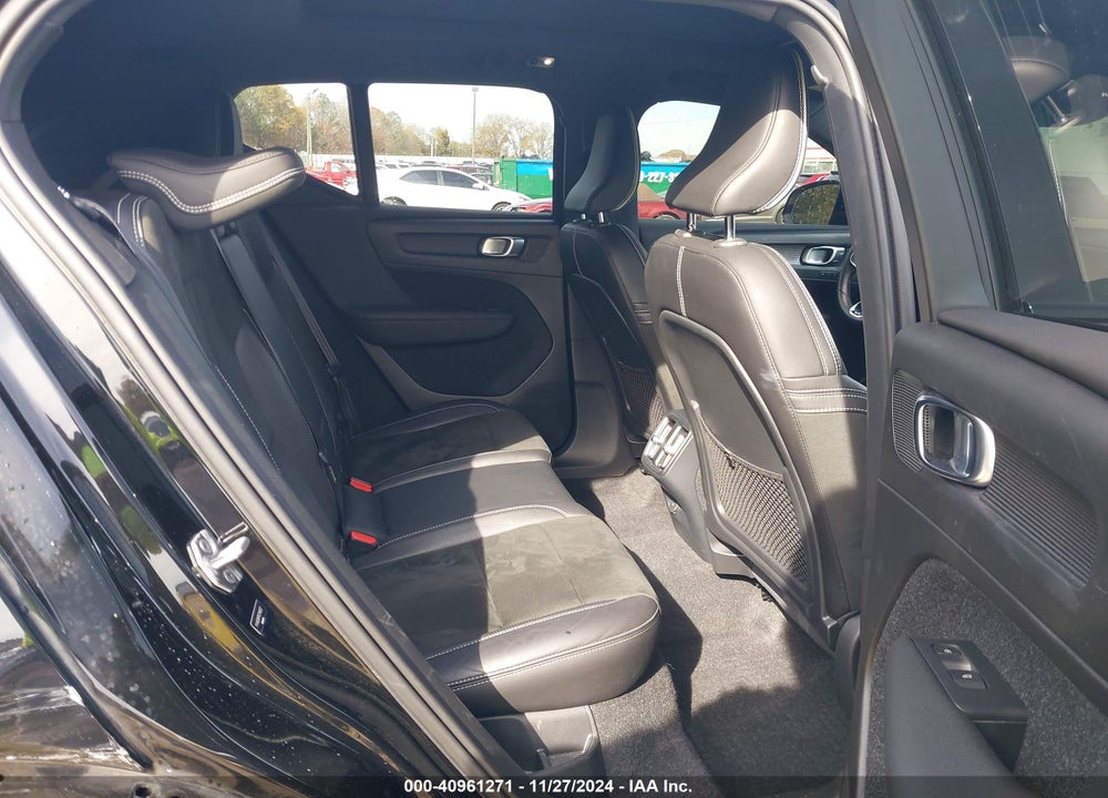 2019 VOLVO XC40 T5 R-DESIGN VIN: YV4162UM7K2140627