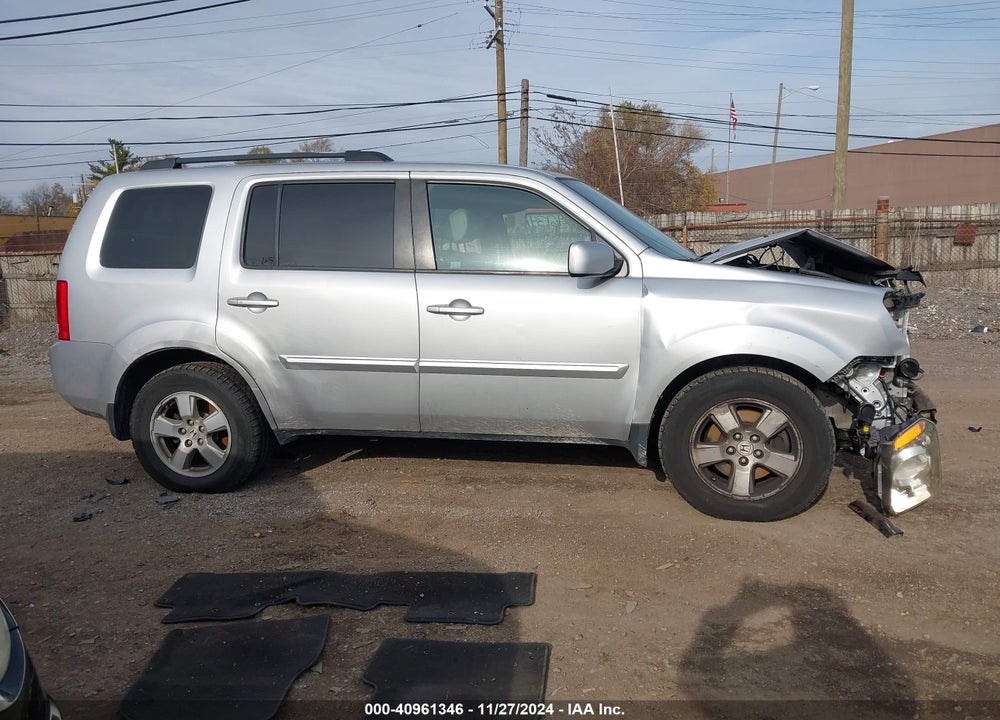 2011 HONDA PILOT EX-L VIN: 5FNYF4H50BB068358