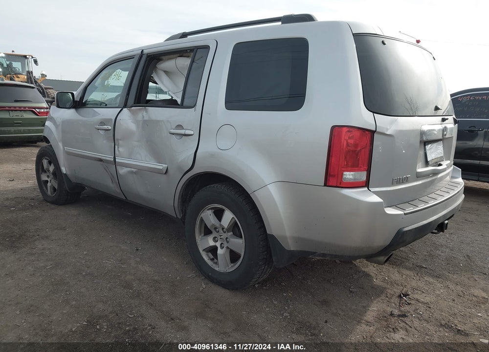 2011 HONDA PILOT EX-L VIN: 5FNYF4H50BB068358