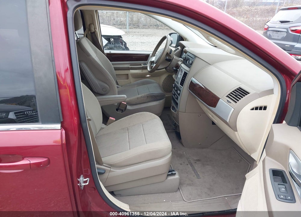 2010 CHRYSLER TOWN & COUNTRY TOURING VIN: 2A4RR5D12AR376181