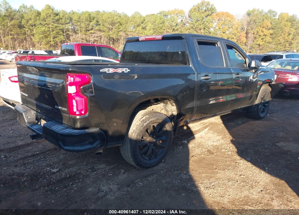2021 CHEVROLET SILVERADO 1500 4WD SHORT BED CUSTOM VIN: 3GCPYBEK1MG229432