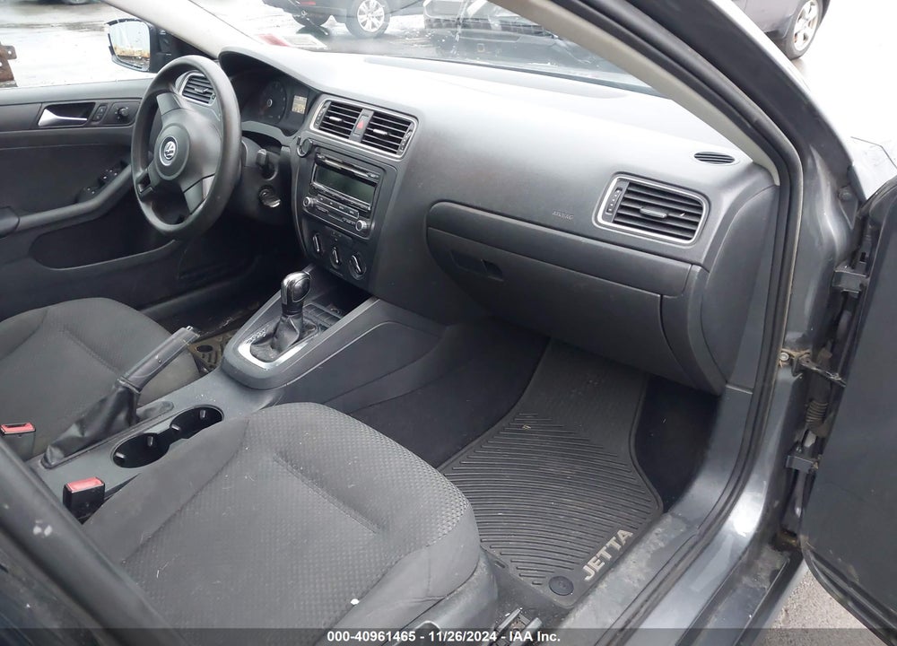 2013 VOLKSWAGEN JETTA 2.0L S VIN: 3VW2K7AJXDM225092