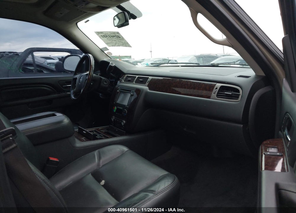2013 GMC YUKON XL 1500 DENALI VIN: 1GKS2MEF1DR164757