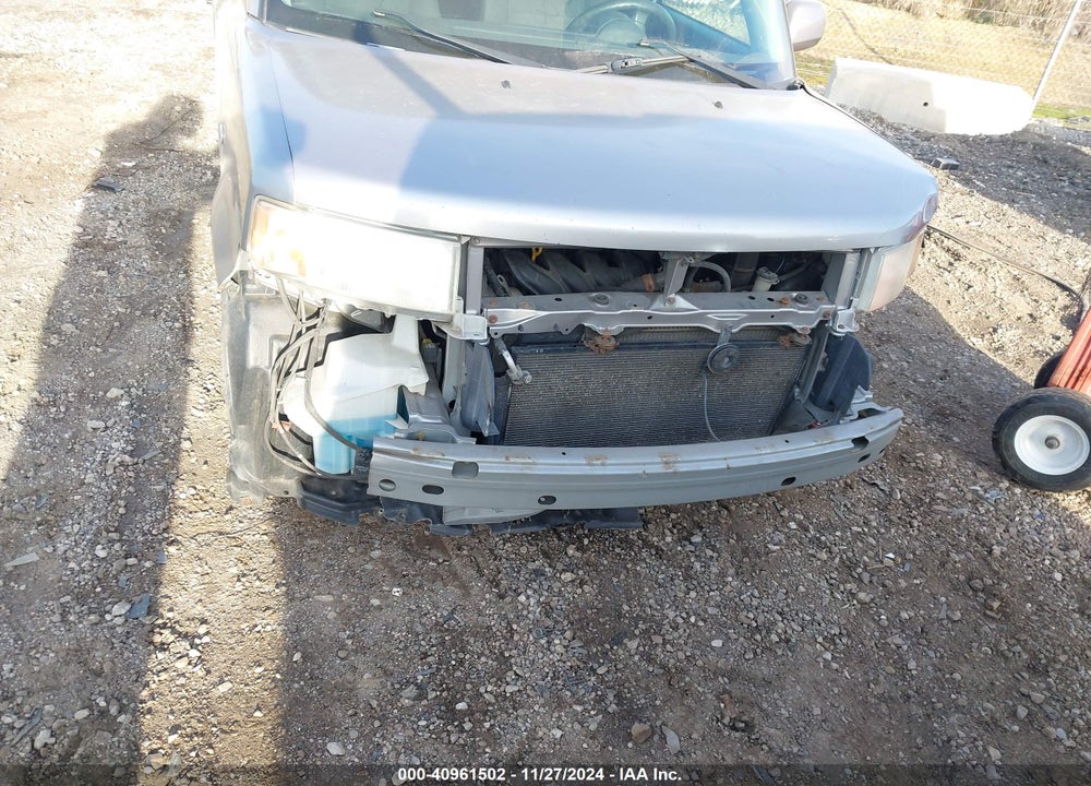 2005 SCION XB VIN: JTLKT334754018810