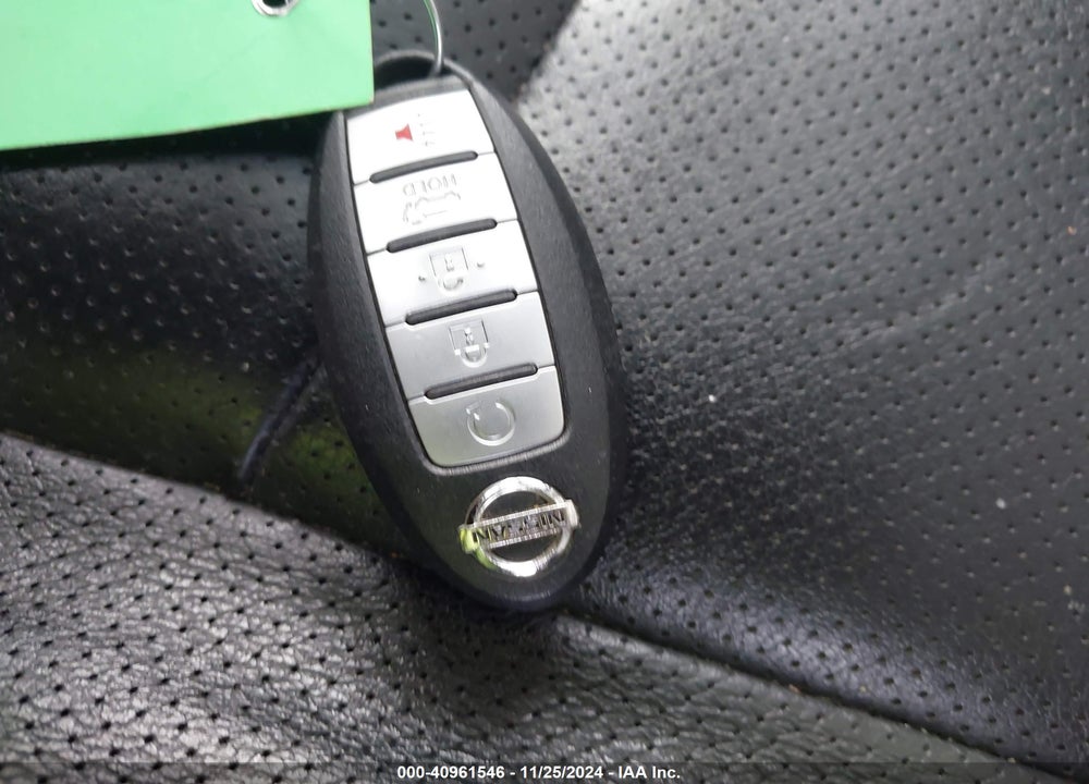2018 NISSAN ROGUE SL VIN: JN8AT2MV9JW329621