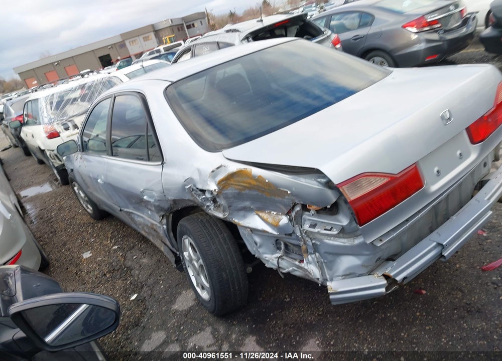 1998 HONDA ACCORD VIN: 1HGCG5640WA035383