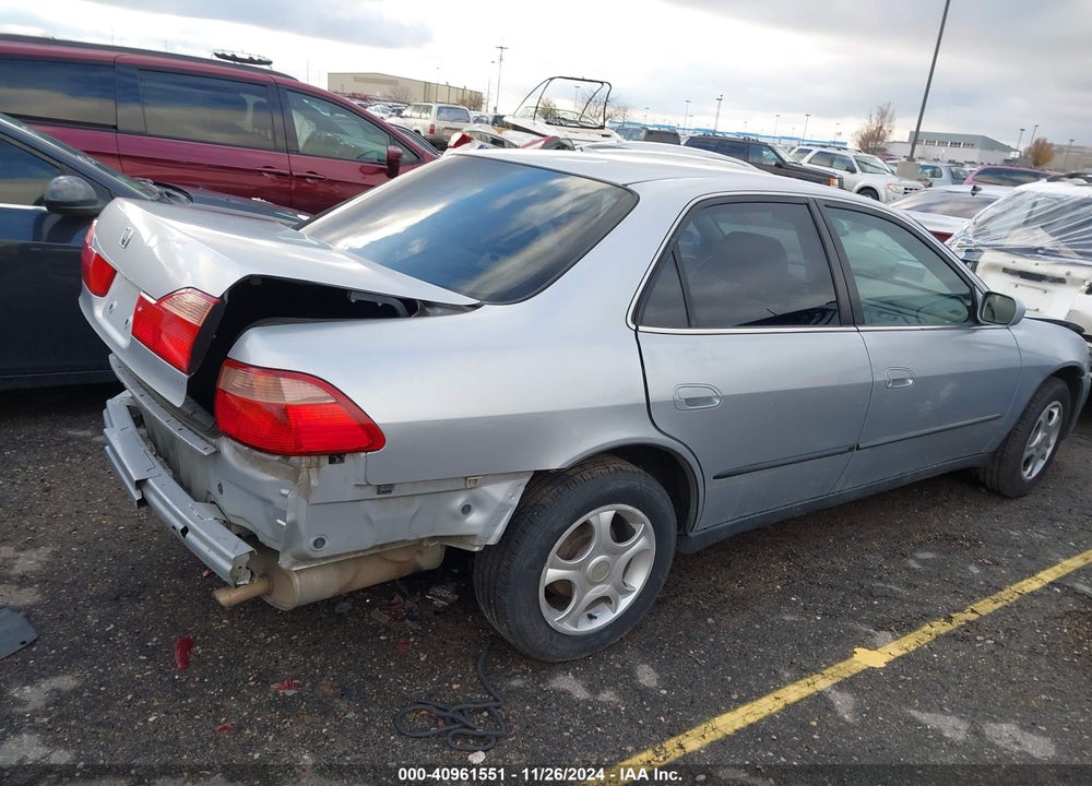 1998 HONDA ACCORD VIN: 1HGCG5640WA035383