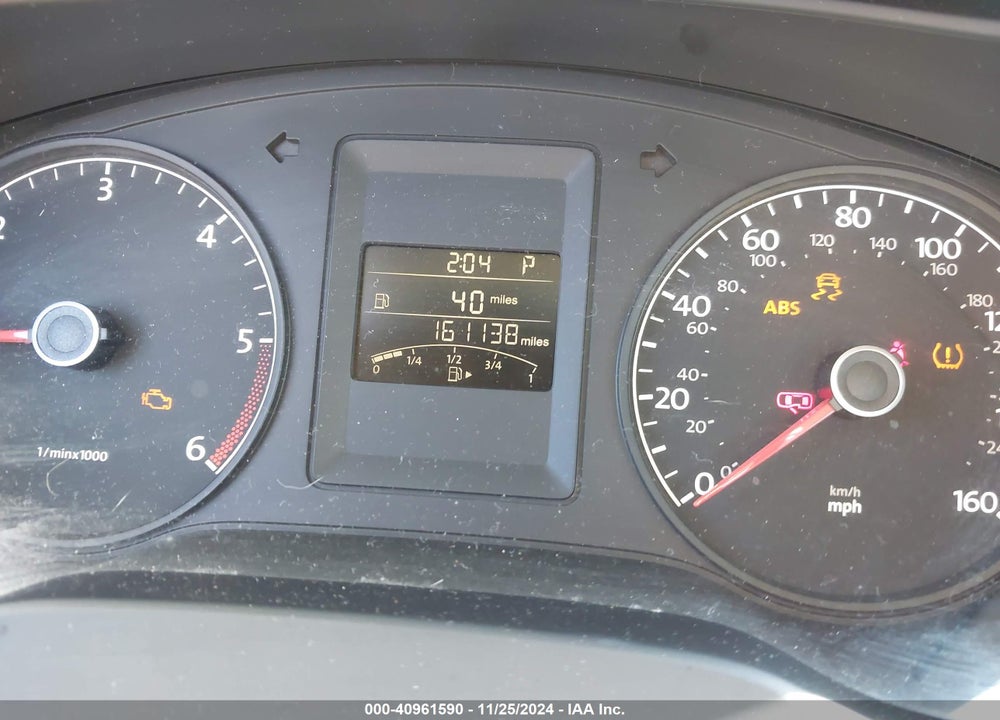2011 VOLKSWAGEN JETTA 2.0L TDI VIN: 3VWLL7AJ1BM121573