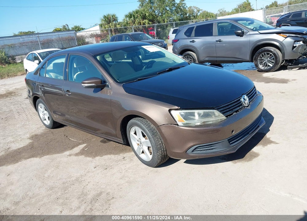 2011 VOLKSWAGEN JETTA 2.0L TDI VIN: 3VWLL7AJ1BM121573
