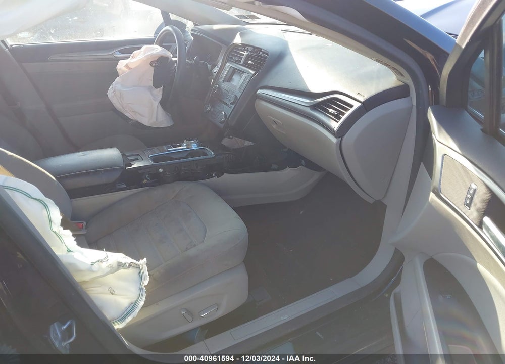 2018 FORD FUSION SE VIN: 3FA6P0H7XJR125666