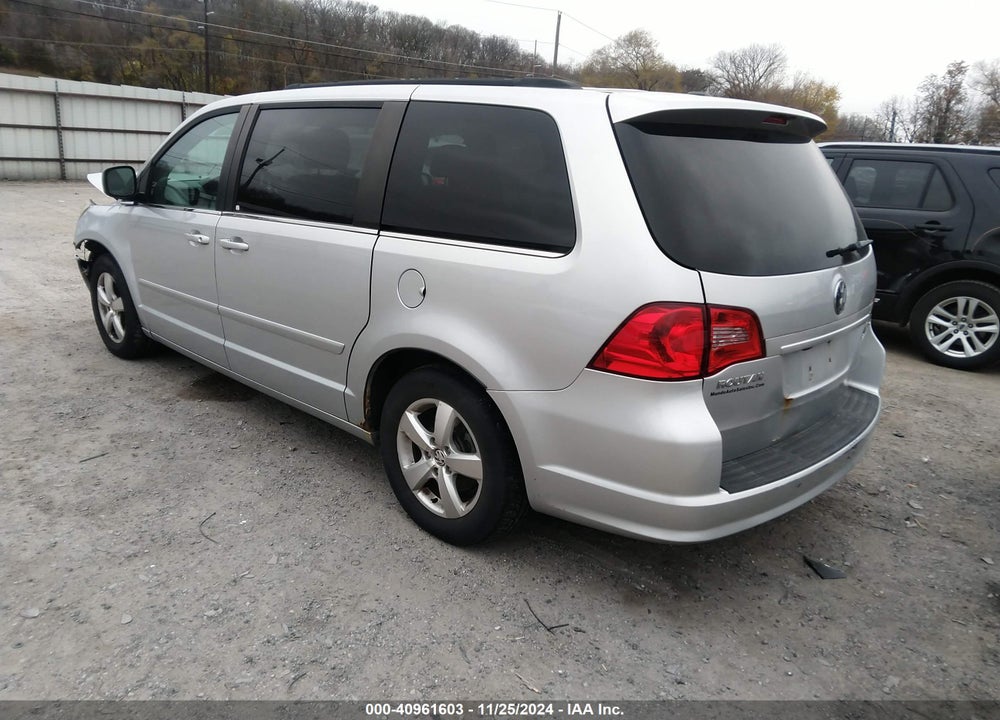 2011 VOLKSWAGEN ROUTAN SE VIN: 2V4RW3DG9BR670711