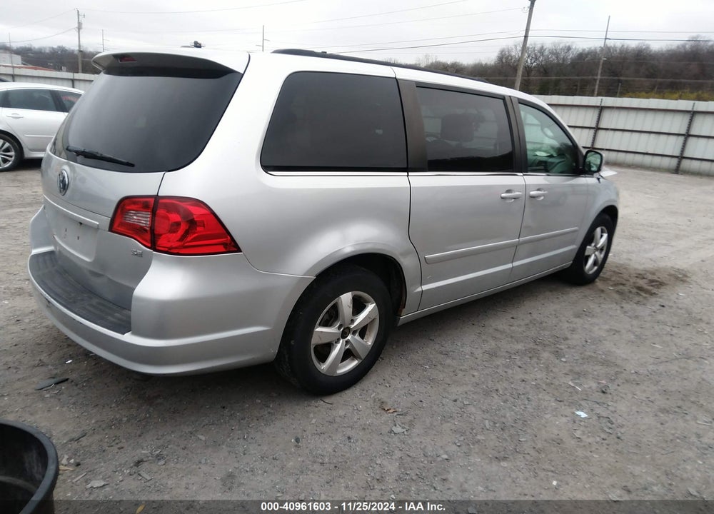 2011 VOLKSWAGEN ROUTAN SE VIN: 2V4RW3DG9BR670711