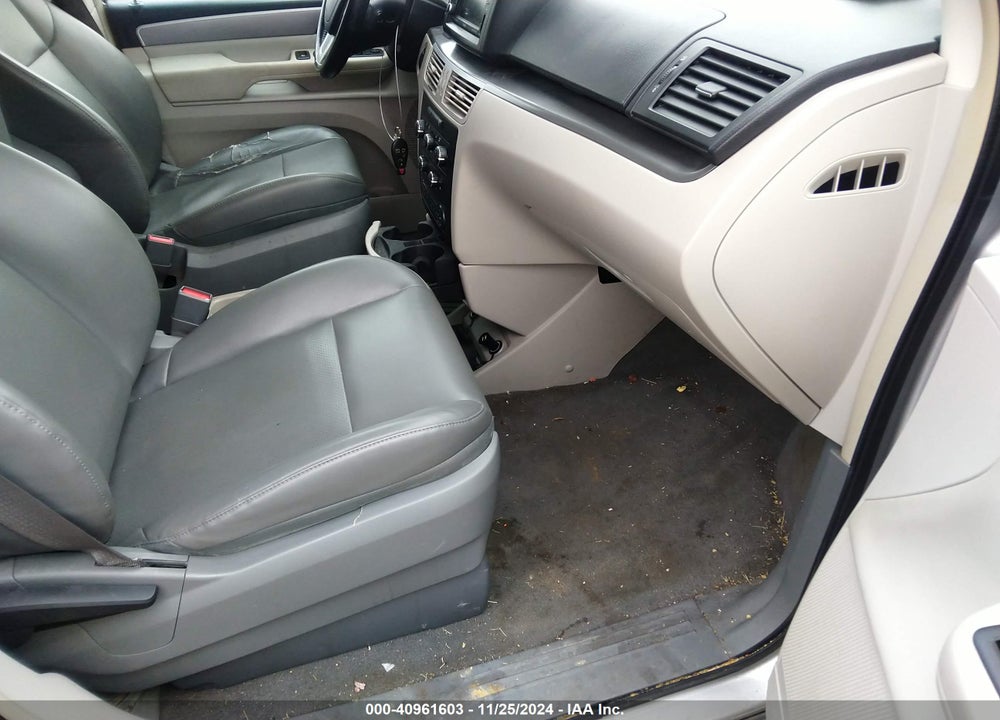 2011 VOLKSWAGEN ROUTAN SE VIN: 2V4RW3DG9BR670711