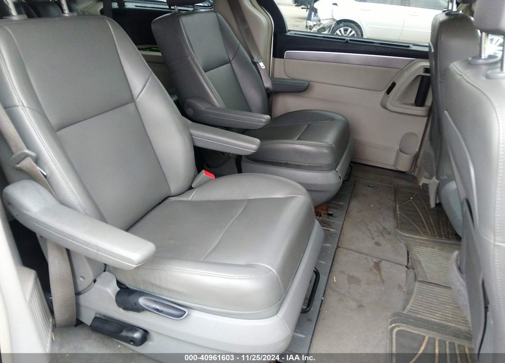 2011 VOLKSWAGEN ROUTAN SE VIN: 2V4RW3DG9BR670711