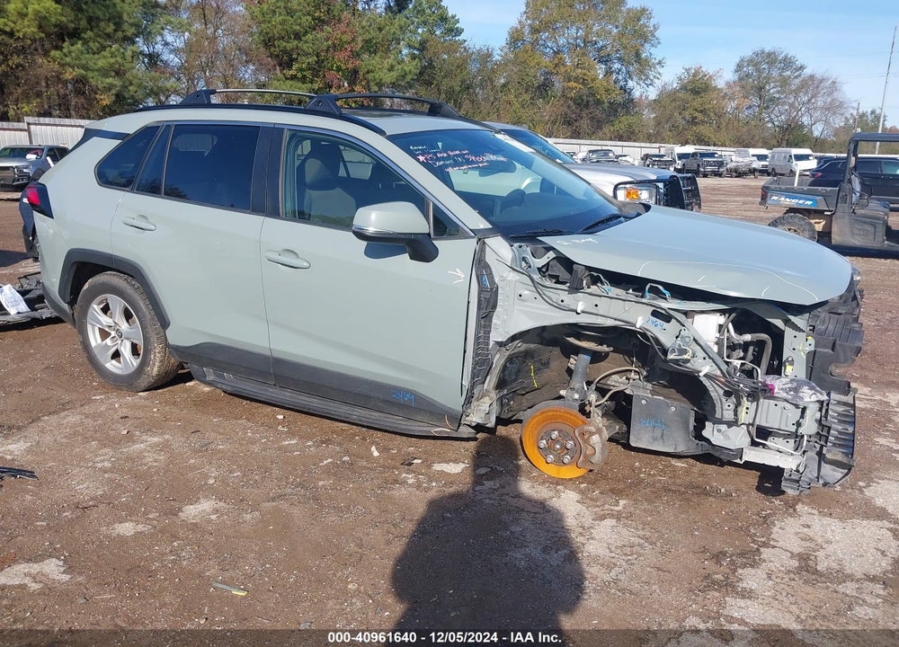 2019 TOYOTA RAV4 XLE VIN: JTMW1RFV6KD018528