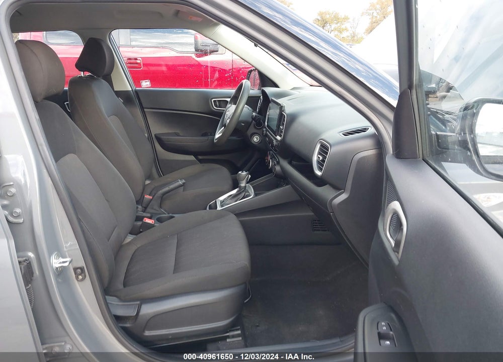 2021 HYUNDAI VENUE SE VIN: KMHRB8A30MU068186