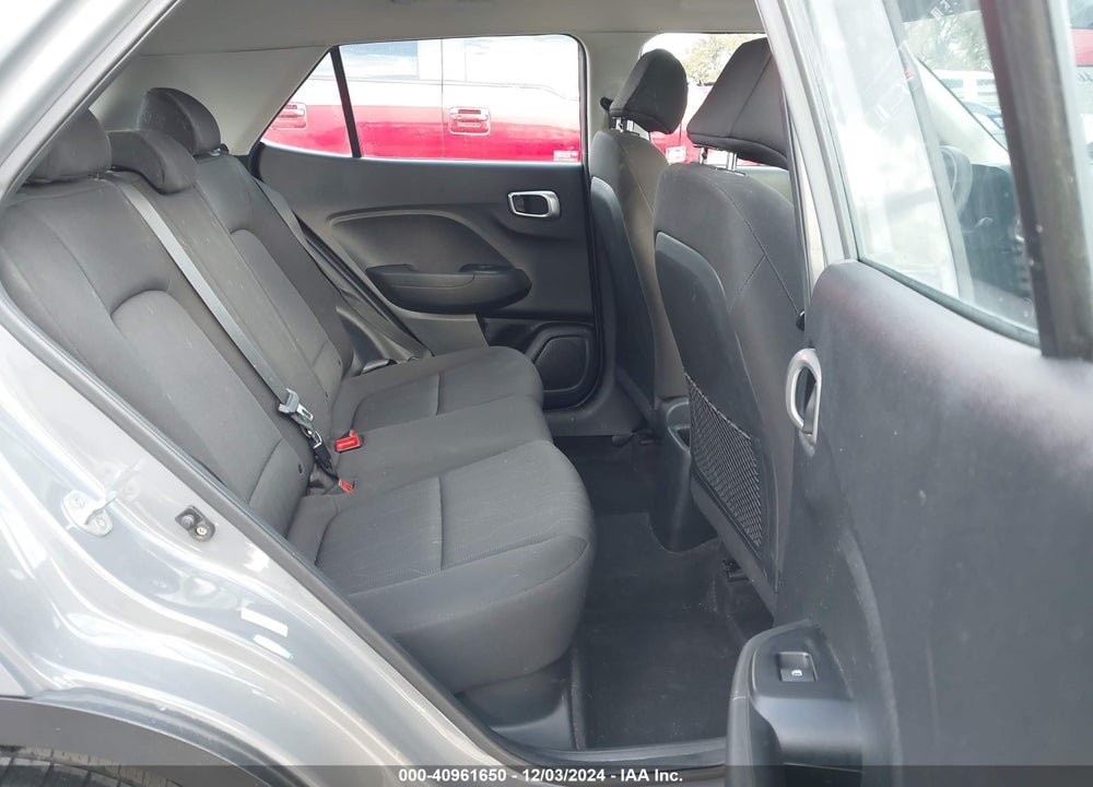 2021 HYUNDAI VENUE SE VIN: KMHRB8A30MU068186