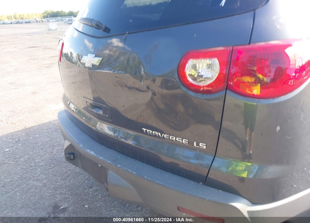 2012 CHEVROLET TRAVERSE LS VIN: 1GNKRFED6CJ301911